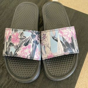 Nike Benassi Tropical Floral Slides